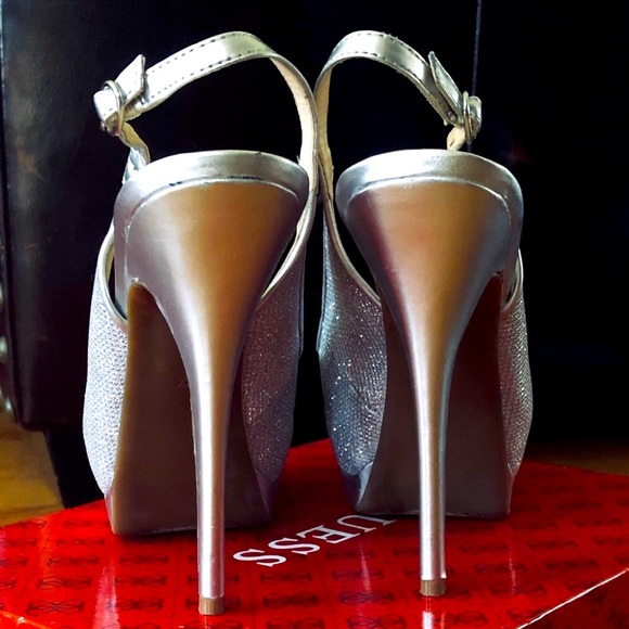Guess Heels - Picture 3 of 5